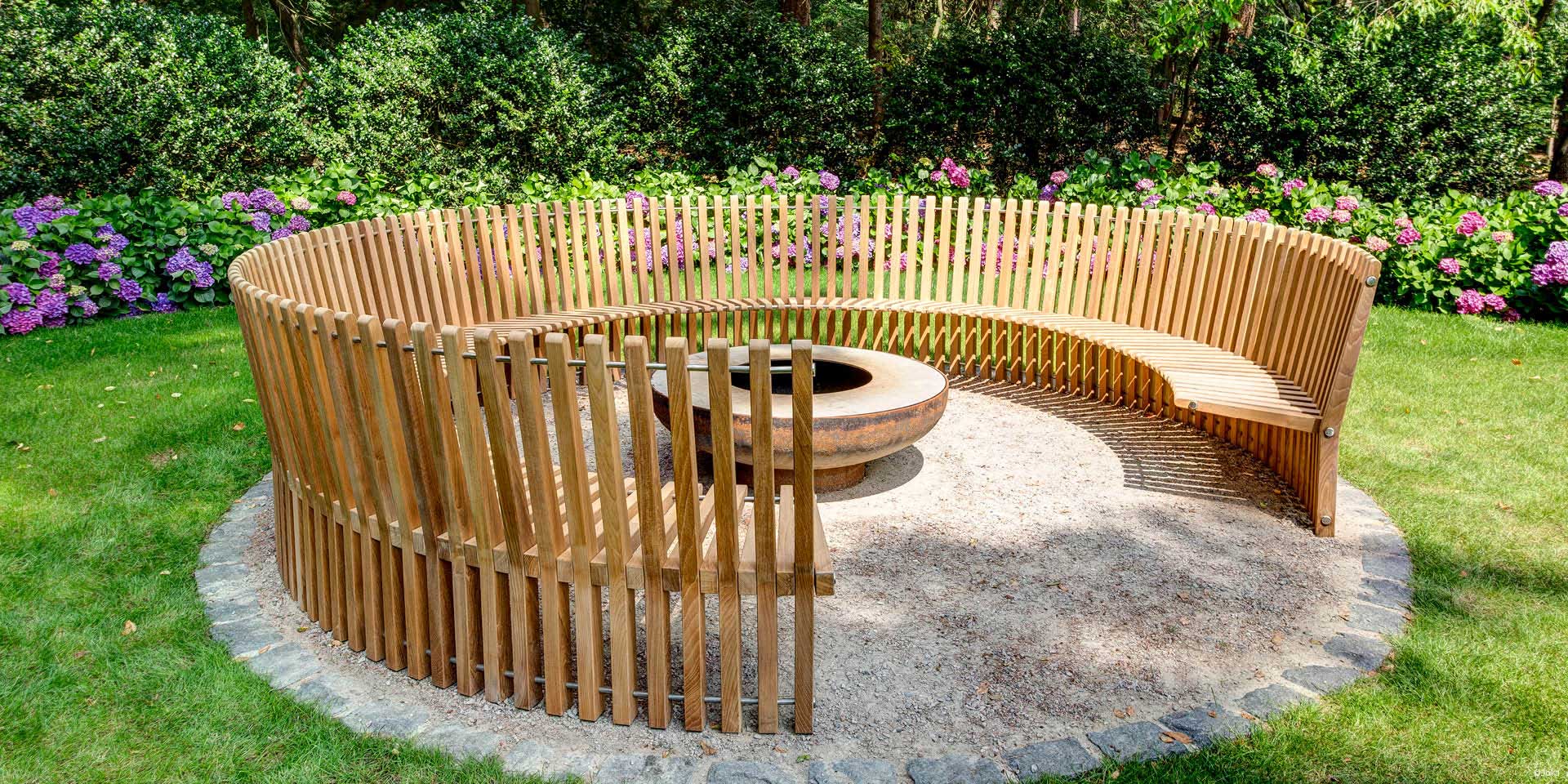 Perfekte & qualitativ hochwertige Möbel aus Holz für Ihren Garten, Balkon oder Ihre Terrasse  von der Möbeltischlerei woodendesign aus Hamburg