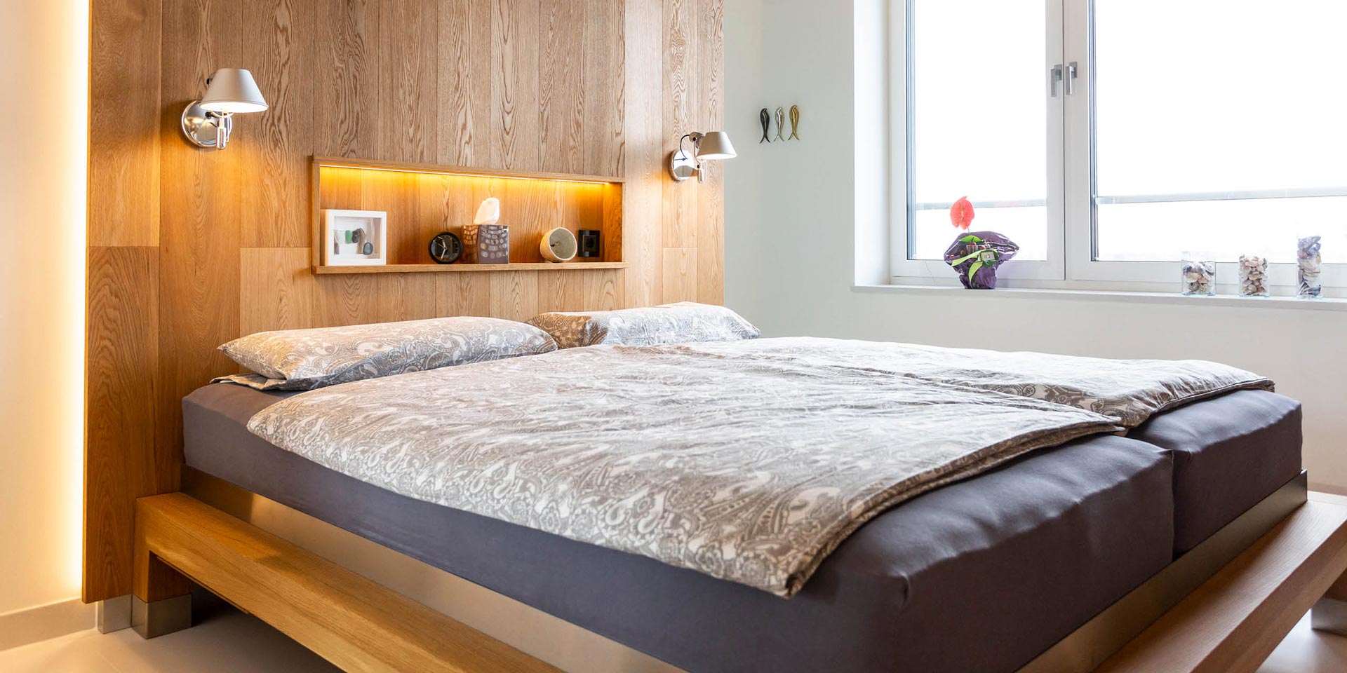 woodendesign feine Möbel aus Hamburg- Ihre Möbeltischlerei für Schlafzimmermöbel, vom individuellen Bettgestell aus Massivholz nach Maß bist zur vollständigen Schlafzimmereinrichtung, geplant von Profis