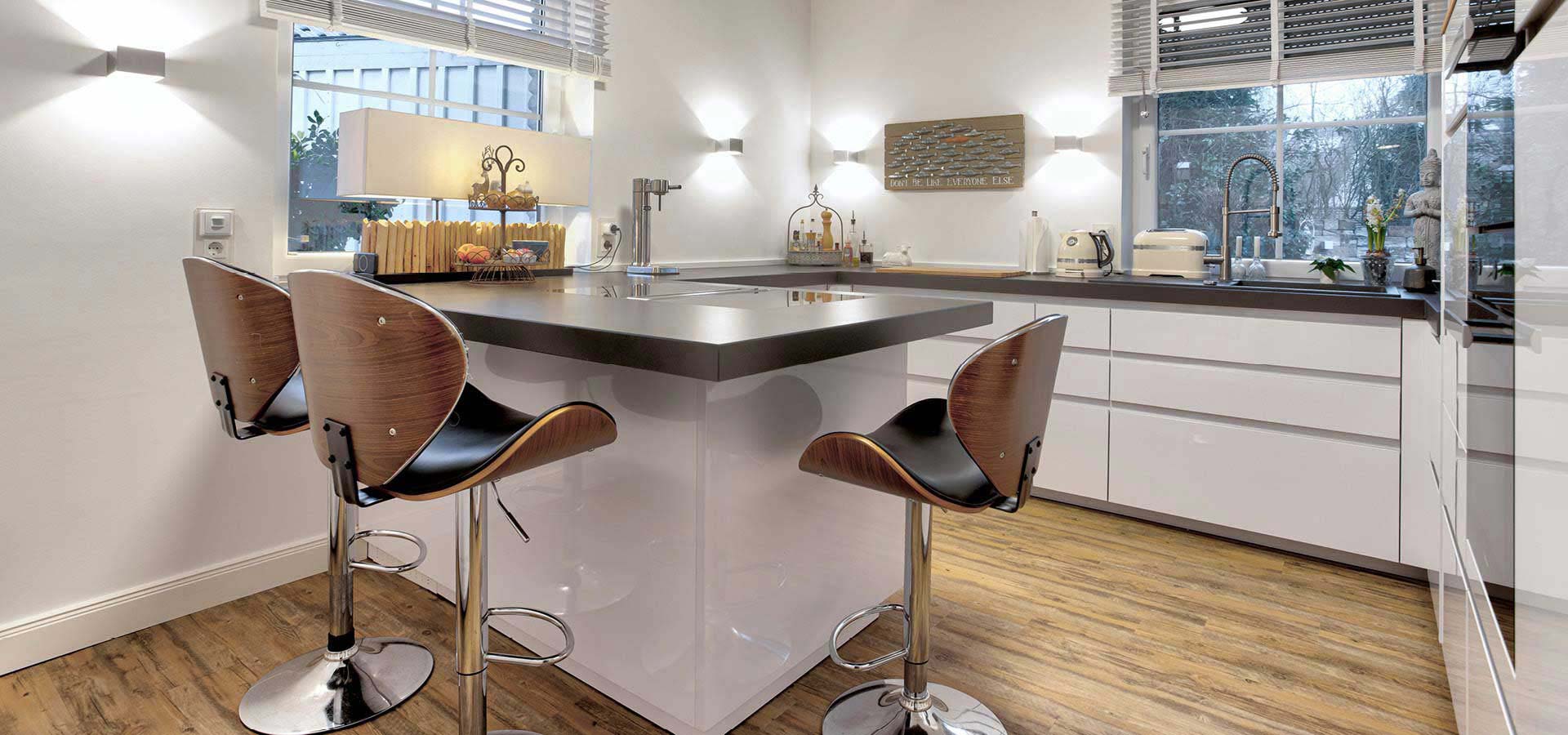 Kundenstimme Massivholzküche von woodendesign wird zweites Wohnzimmer | Möbeltischlerei woodendesign aus Hamburg