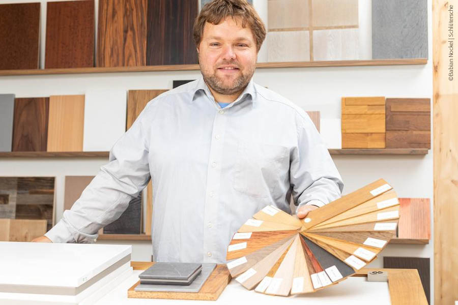 Beratung & Gestaltung durch Tischlermeister Jan Korf | Einbauschrank vom Schreiner / Einbauschränke von der Möbeltischlerei woodendesign in Hamburg