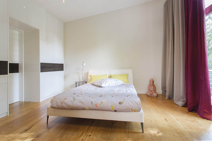 Türüberbau Schlafzimmer Schlafzimmerschrank individuell Kleiderschrank planen & gestalten | Einbauschrank vom Schreiner / Einbauschränke von der Möbeltischlerei woodendesign in Hamburg